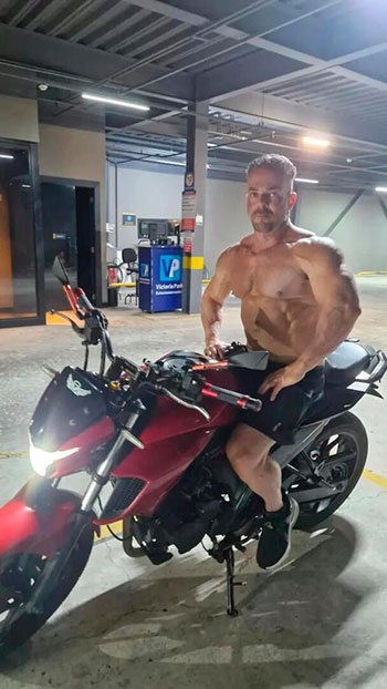 Acompanhante Masculino e Garoto de Programa Christian Wave